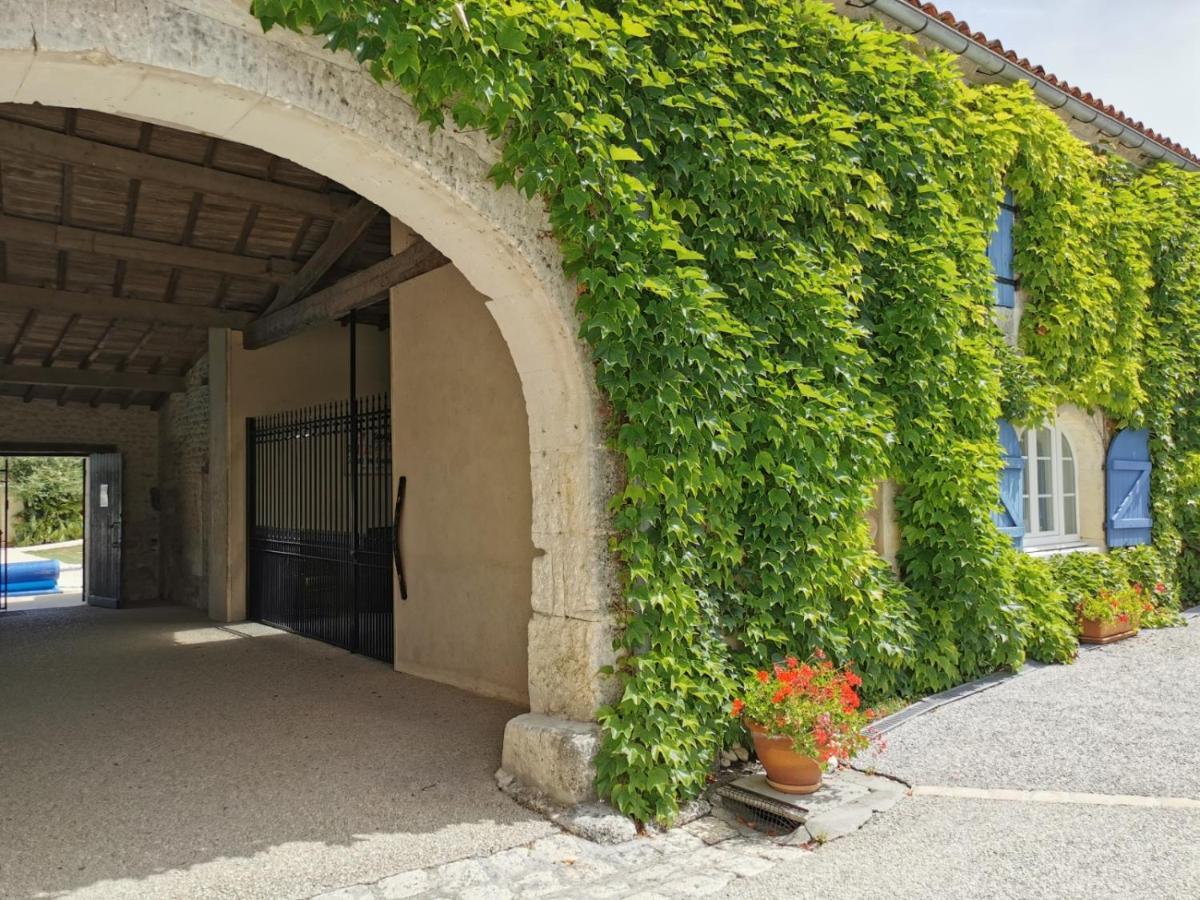 L'Ancienne Distillerie Segonzac  Εξωτερικό φωτογραφία